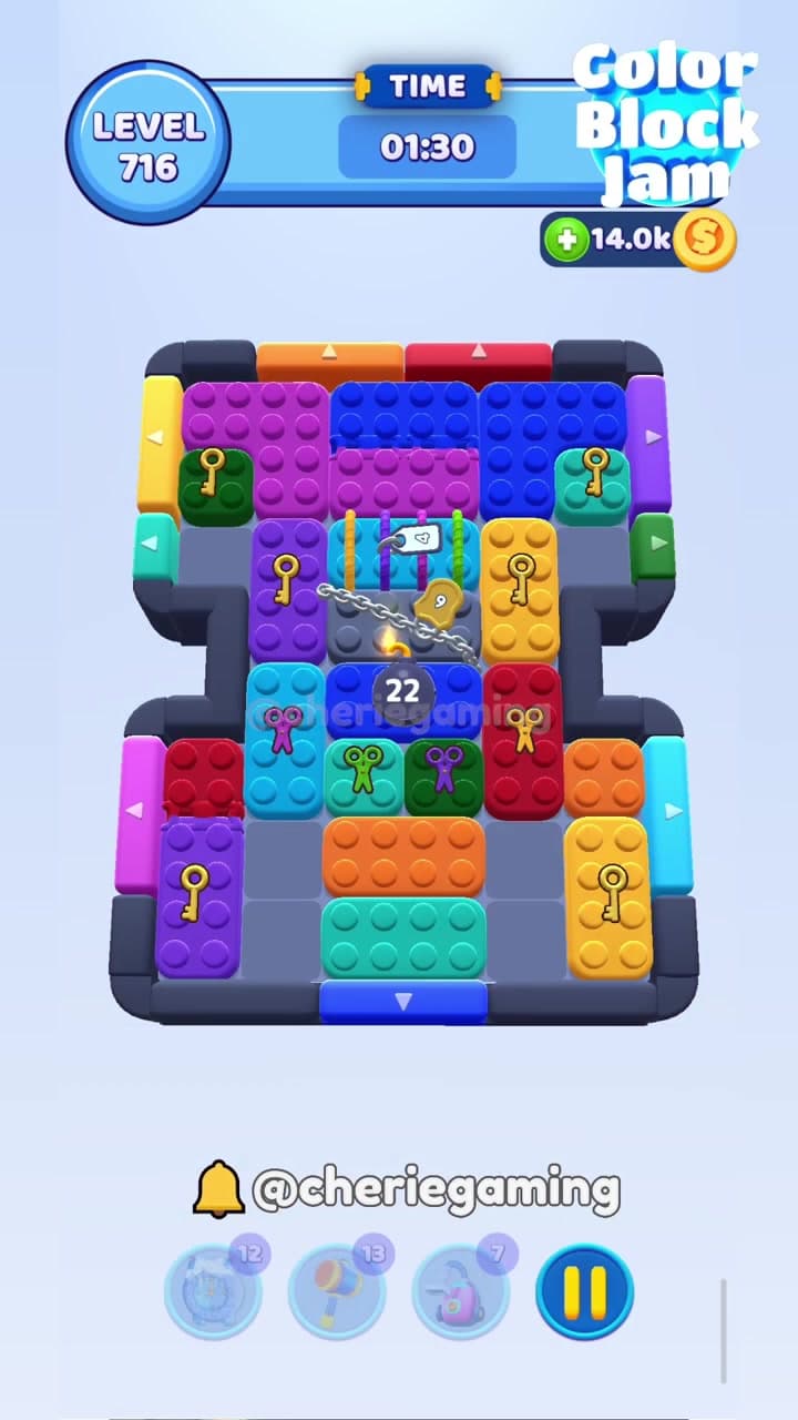 Color Block Jam Level 716 version 2 with center chain, lock 4, lock 9, number 22, scissors, and many key blocks